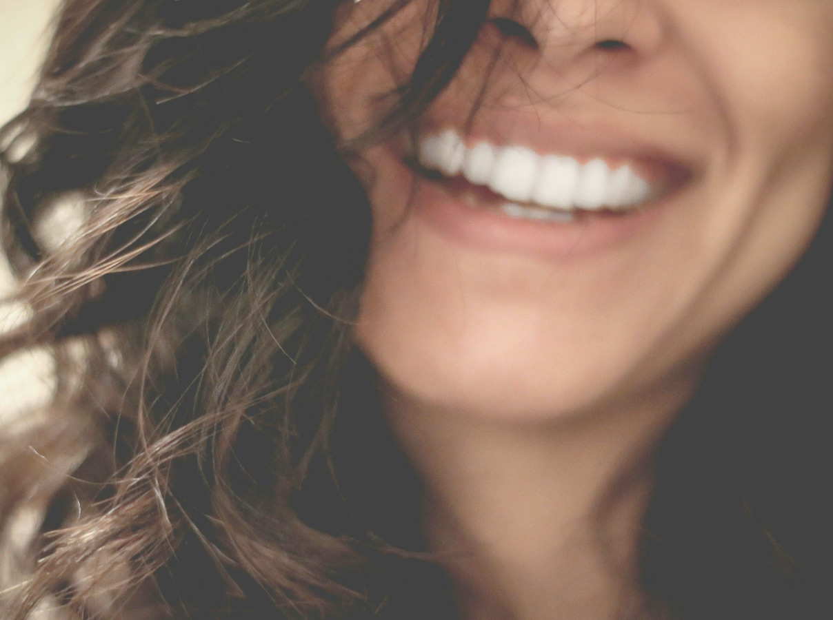 Persona reflexionando sobre su crecimiento personal